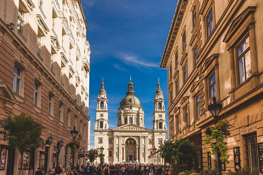Level domain to be deleted — .Budapest top