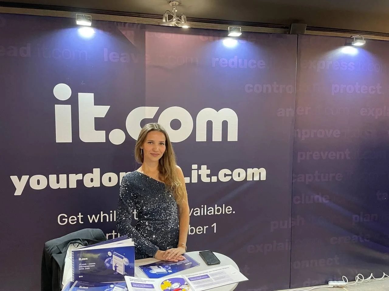 Firm that paid $3.5 million for IT.com is selling subdomains