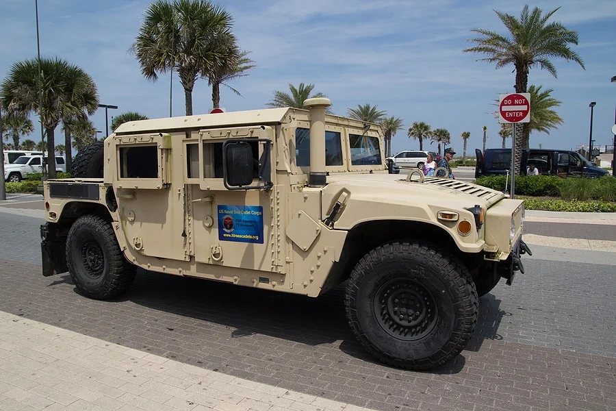 Humvee rental firm can keep domain name, panel rules