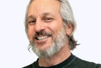 Elliot Noss Exits Tucows CEO Role Amid Plans to Divest Fiber Business