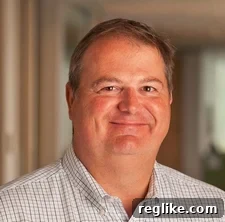 Introducing Steve Banfield: Leading Demand Media's Registrar Services 2 Steve Banfield