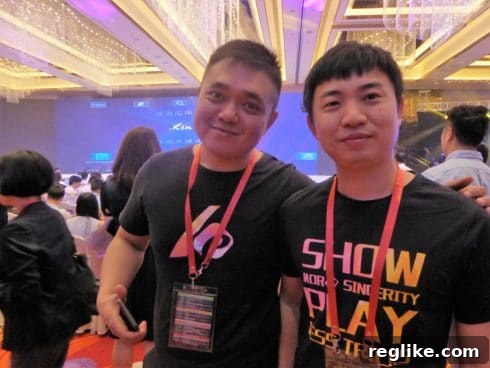Global Domain Summit: China Through the Lens 6 Ename’s Senior Manager Yawei Chen and CEO Jin Xiaogang.