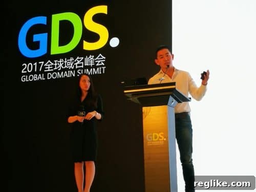 GDS 2017 Chinese Domain Conference Photo Highlights 6 Allegravita Senior Account Manager Alex Zhao and .shop CEO Hiro Tsukuhara