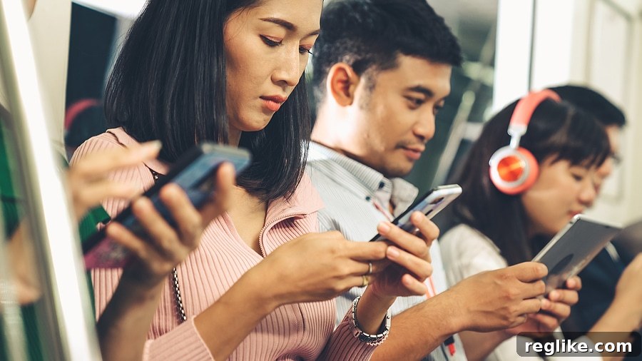 Will China Telecom Engage Domain Owners Ahead of Its IPO? 2 Picture of three people on a subway looking at phones and ipads
