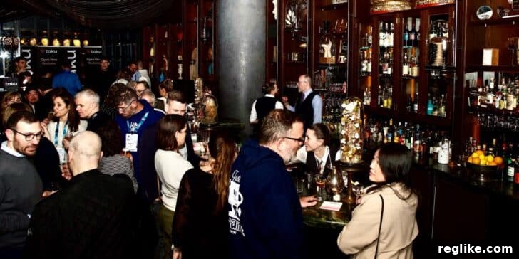 GMO Unveils Taku, Its New Domain Registrar 2 Image of people in a bar